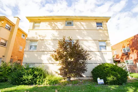 7310 N Harlem Ave #203, Chicago, IL 60631
