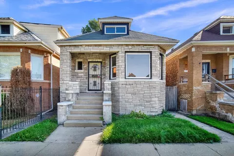 8521 S Kingston Ave, Chicago, IL 60617