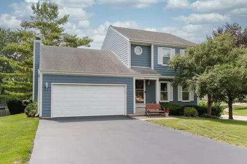 4017 Cottonwood Ct, Island Lake, IL 60042