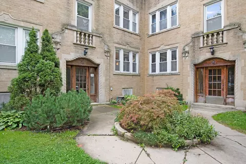 5656 N Maplewood Ave #1, Chicago, IL 60659