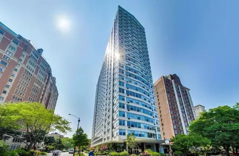 3900 N Lake Shore Dr #21A, Chicago, IL 60613
