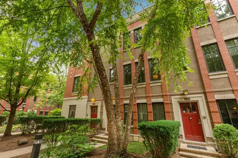 5005 N Lincoln Ave #4, Chicago, IL 60625