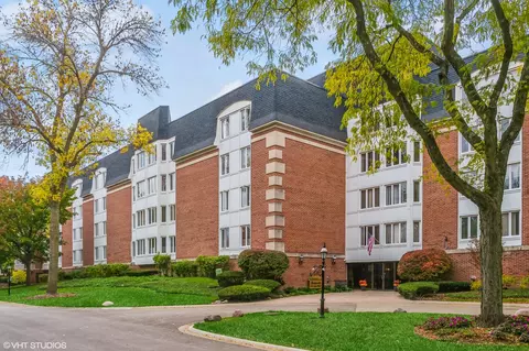 175 Lake Blvd #307, Buffalo Grove, IL 60089