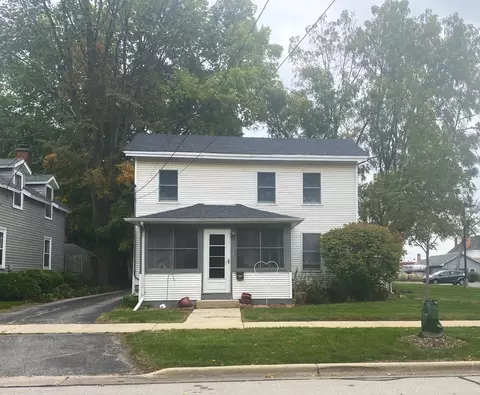 325 Elm St, Batavia, IL 60510