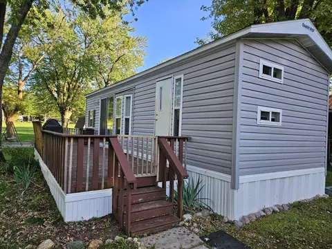 1859 Woodhaven Lks, Sublette, IL 61367