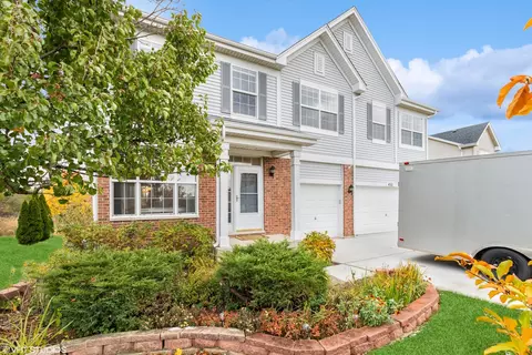 452 W Dalton Dr, Round Lake, IL 60073