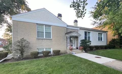 2944 Harlem Ave #2, Riverside, IL 60546