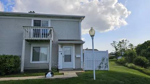 1674 Cornell Dr, Hoffman Estates, IL 60169
