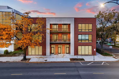 6246 N Pulaski Rd #303, Chicago, IL 60646