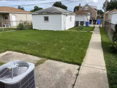 10747 S Emerald Ave, Chicago, IL 60628 photo 4