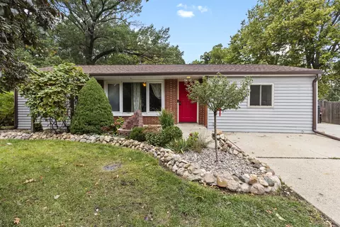 1708 Lawney Ct, South Beloit, IL 61080