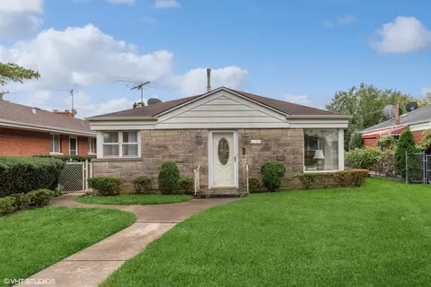 5109 Chase Ave, Skokie, IL 60077