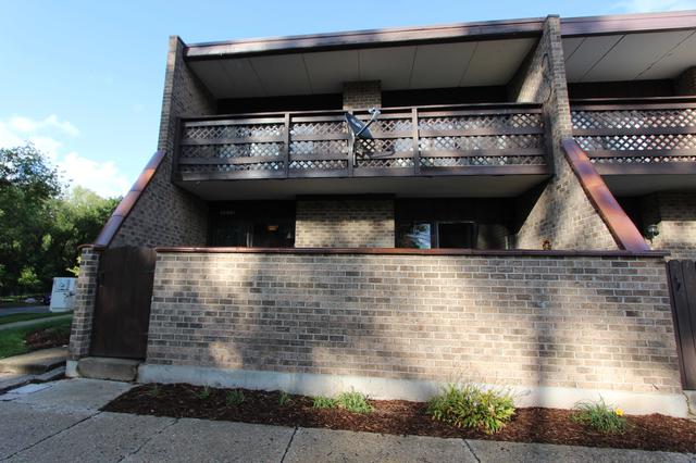 301 Kenneth Cir #301, Elgin, IL 60120