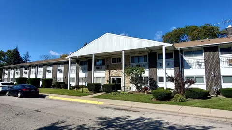 1312 Melrose Ave #208, Waukegan, IL 60085