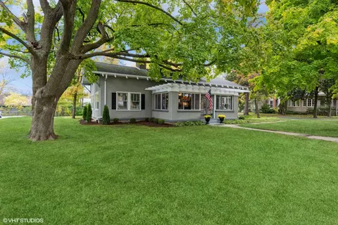 40 Cedar Ave, Lake Villa, IL 60046