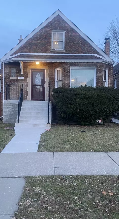7215 S Whipple St, Chicago, IL 60629