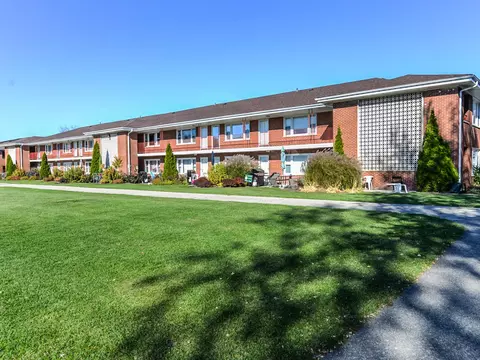 1103 Holiday Ln #5, Des Plaines, IL 60016