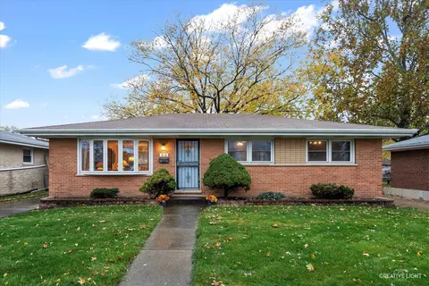 816 N Lincoln St, Addison, IL 60101