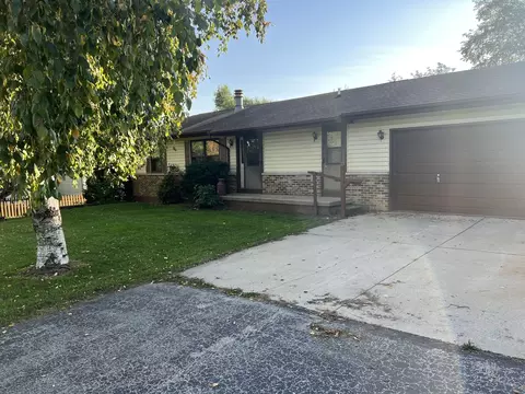 113 Hillcrest Dr, Rock City, IL 61070