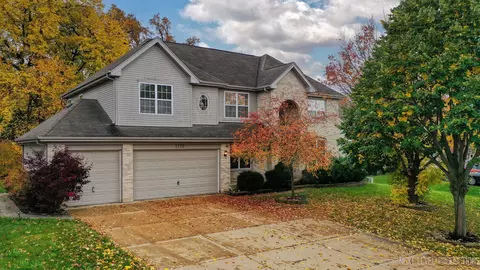 5779 Acorn Ct, Hoffman Estates, IL 60192