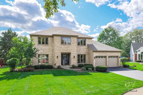 1098 Roberts Ct, Batavia, IL 60510