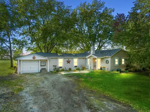 704 Park St, Kappa, IL 61738