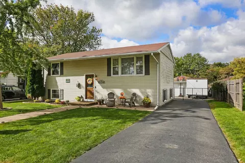 914 Shields Ave, Winthrop Harbor, IL 60096