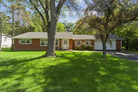 927 N Maple Ave, Palatine, IL 60067