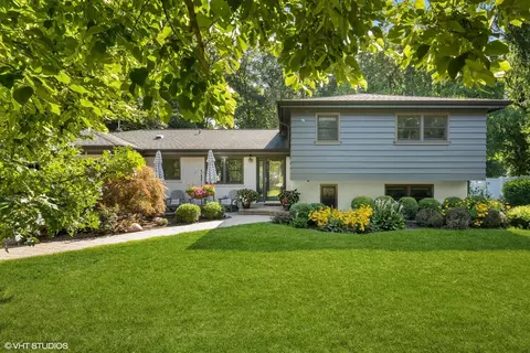 1637 S Garden St, Palatine, IL 60067