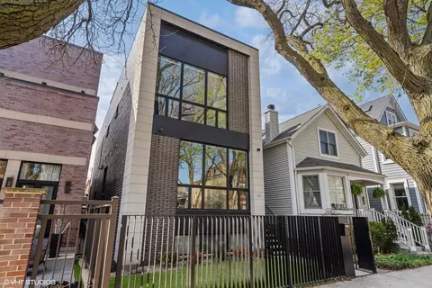 2656 N Marshfield Ave, Chicago, IL 60614
