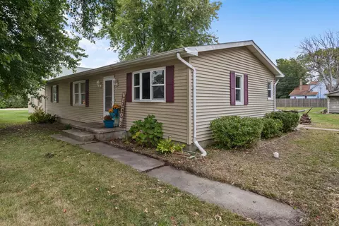 306 N Adams St, Fithian, IL 61844