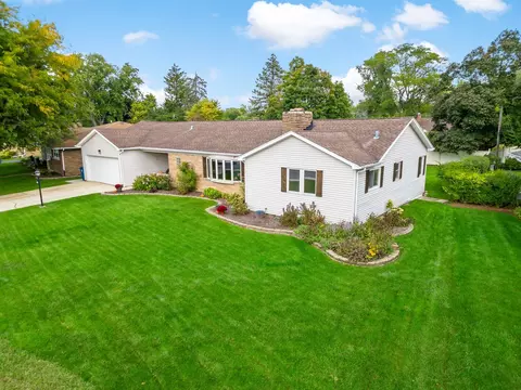 915 Mackler Dr, Chicago Heights, IL 60411