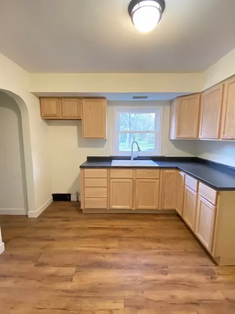 511 E Graham St, Dixon, IL 61021 photo 3