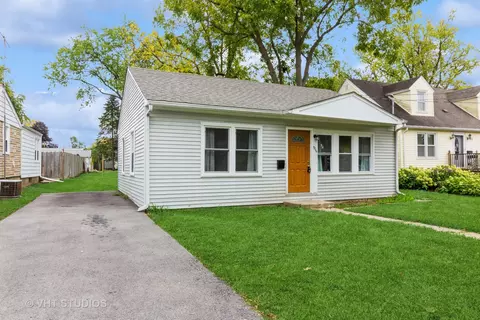 916 N 13th St N, Dekalb, IL 60115