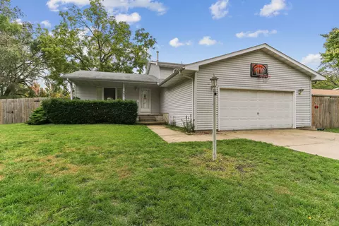 305 Nelson Ct, Champaign, IL 61820