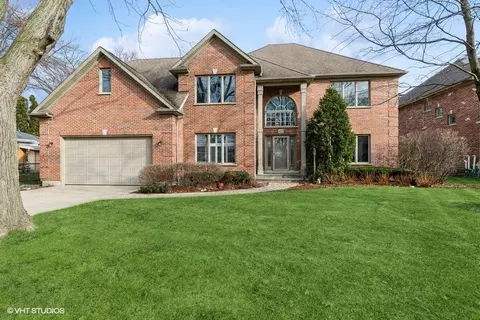 1203 N Burning Bush Ln, Mount Prospect, IL 60056