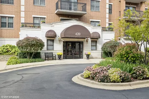 420 W Burlington Ave #306, La Grange, IL 60525
