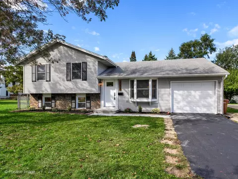220 E Lincoln Ave, Glendale Heights, IL 60139
