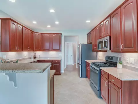 1026 Pinehurst Ct, Elgin, IL 60124 photo 12