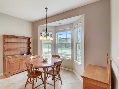 1026 Pinehurst Ct, Elgin, IL 60124 photo 14