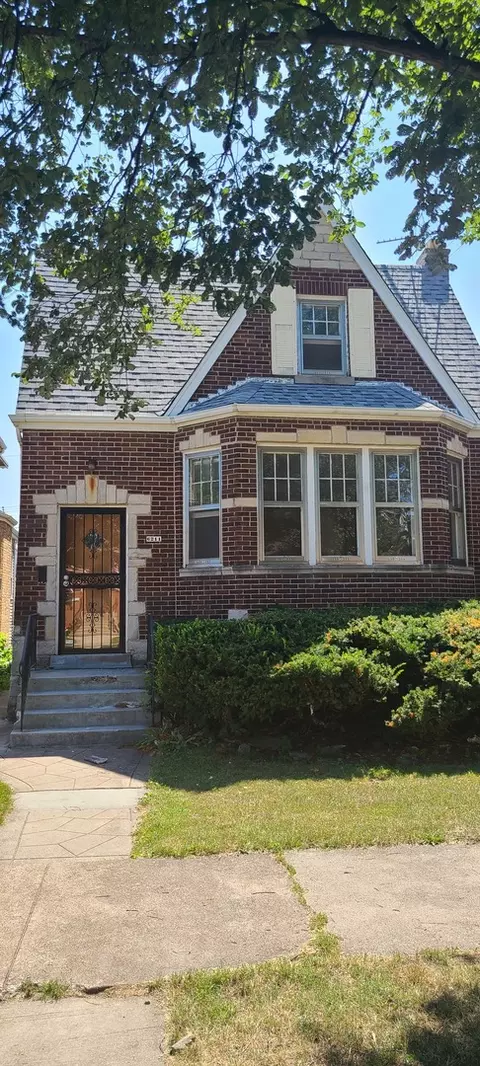 6211 W Berenice Ave, Chicago, IL 60634
