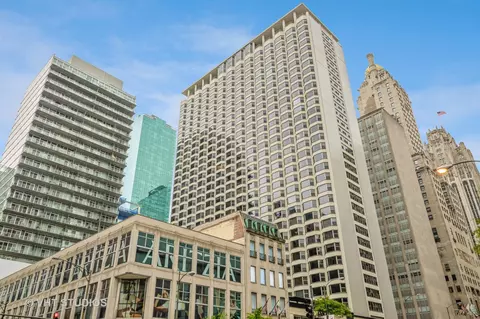 535 N Michigan Ave #1302, Chicago, IL 60611