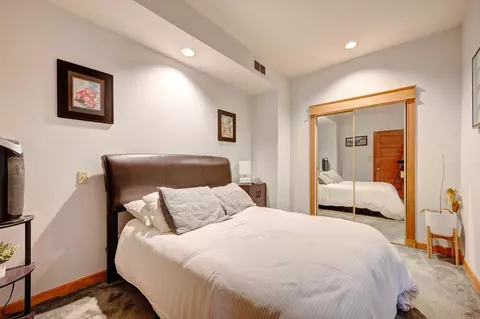 1217 W George St, Chicago, IL 60657 photo 28