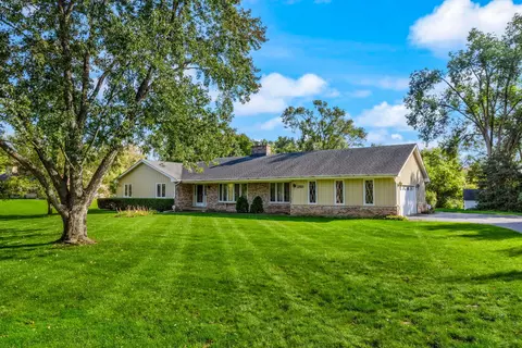 255 Wood St, Inverness, IL 60010