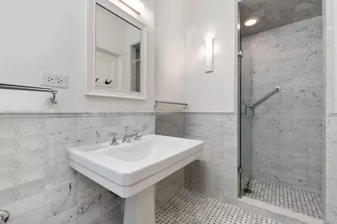 237 E Delaware Pl #6B, Chicago, IL 60611 photo 23