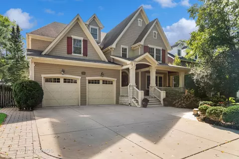 644 Willow Rd, Naperville, IL 60540