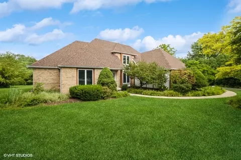 380 Greenfeather Ln, Elgin, IL 60123