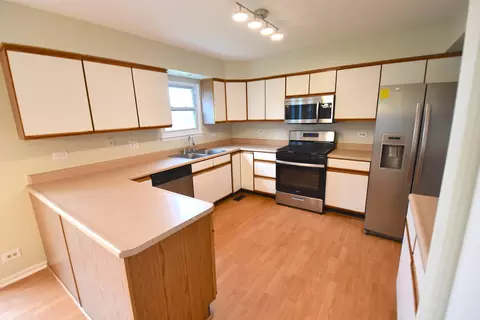 1029 Longford Rd, Bartlett, IL 60103 photo 5
