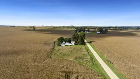 13733 W Canada Rd, Polo, IL 61064