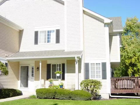 631 Silver Creek Rd #631, Woodstock, IL 60098